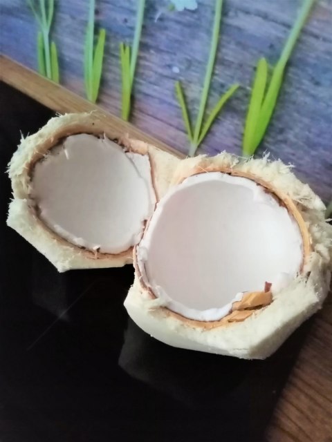 ŚWIEŻY MŁODY KOKOS 1 szt- Wietnam/Tajlandia