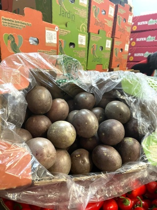 Świeża marakuja 1kg , Passion Fruit - Columbia